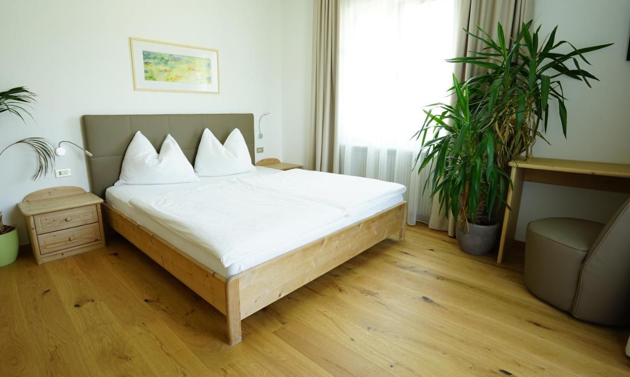 Burgunderhof Villa Монтаня Екстериор снимка