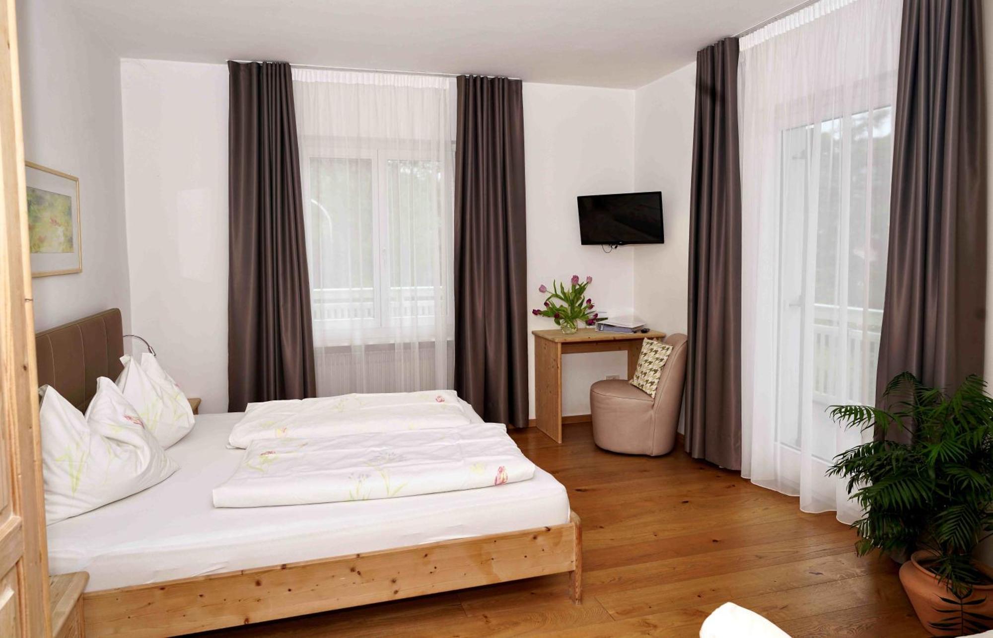 Burgunderhof Villa Монтаня Екстериор снимка